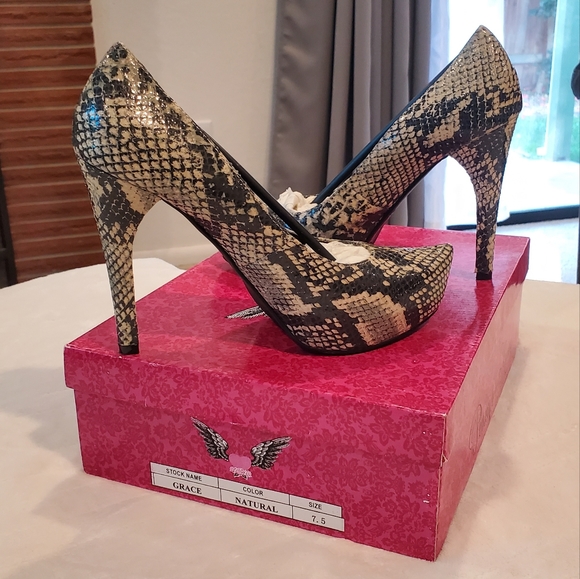 Penny loves Kenny 4 1/2 inch heels - Picture 3 of 6